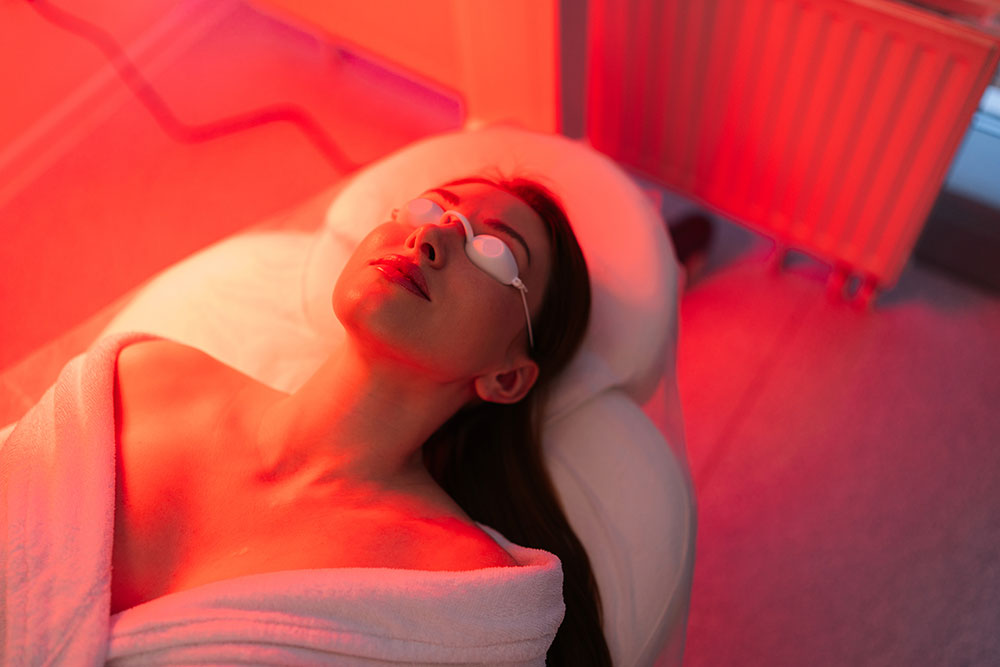 Using Red Light Therapy for Anti-Aging: Results & Expectations